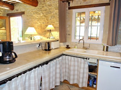 Holiday house with pool in Provence in L'Isle-sur-la-Sorgue - Features photo 32