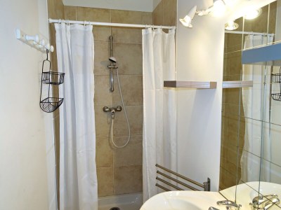 Holiday house with pool in Provence in L'Isle-sur-la-Sorgue - Features photo 33