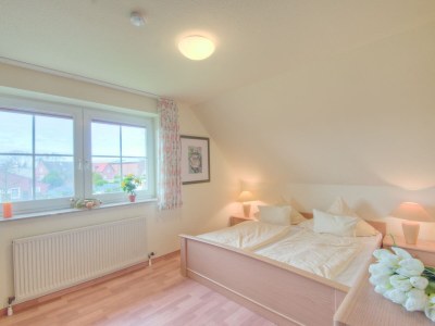 Holiday apartment Top floor apartment by the golf course - Features photo 7