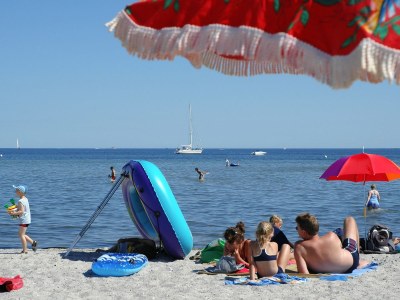 Holiday apartment Holiday apartment in a thatched house by the beach. - Environment photo 11