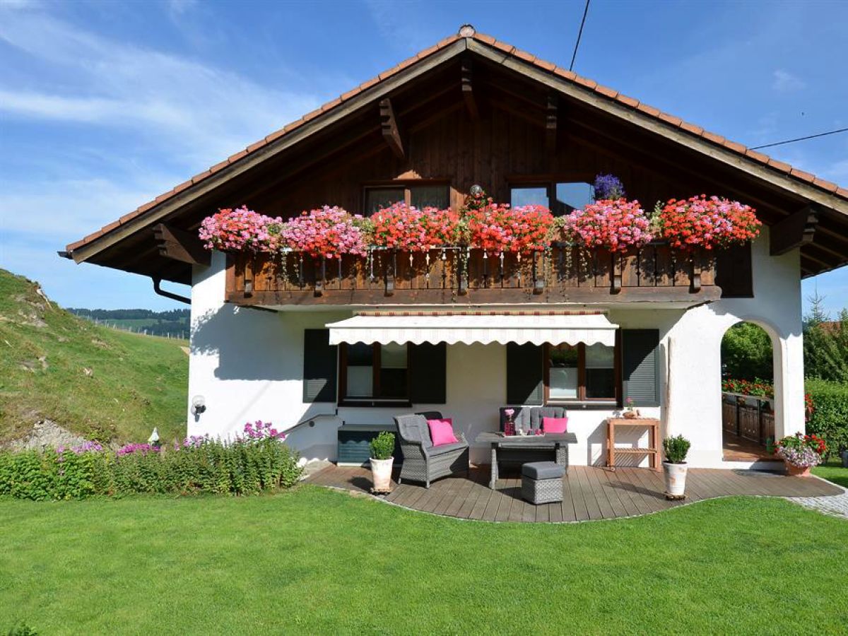 Holiday apartment Wiesenblick - the Herb family. - Outdoor photo 3